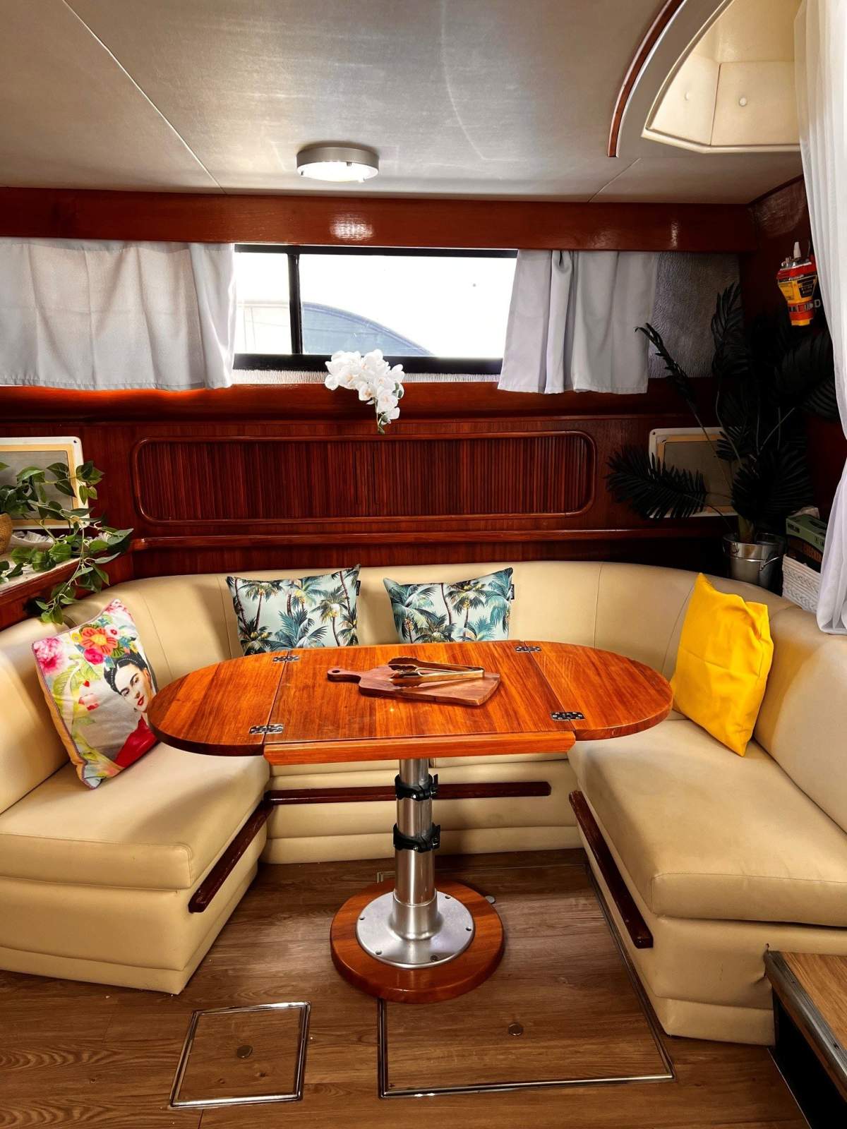Carver 640 Santego Flybridge