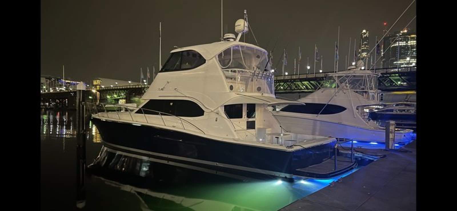 Riviera 51 Enclosed Flybridge