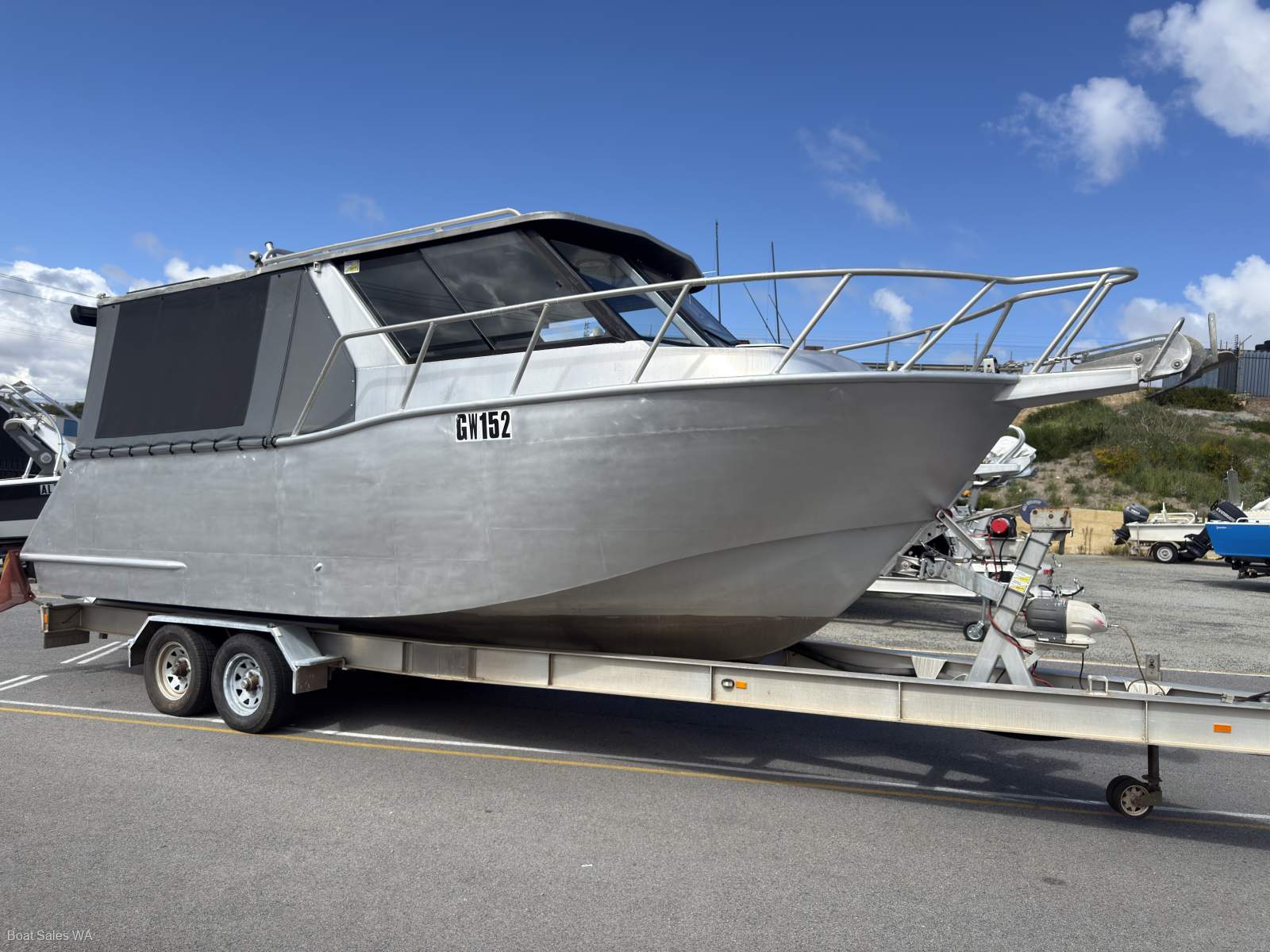 Custom Line 7.85 Hardtop 2022 MODEL TWIN 140 SUZUKI OUTBOARDS