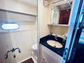 Majesty Yachts 50:Guest Bathroom
