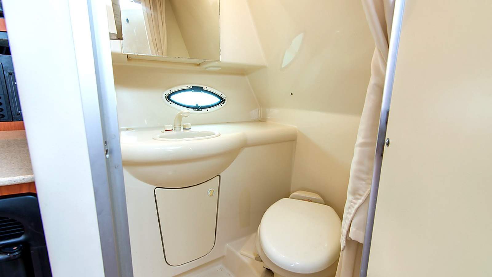 Bayliner 325 Cruiser