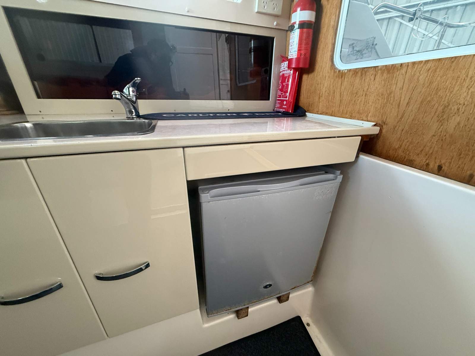 Bertram Caribbean 28 Flybridge 1987 Model Zoommmm