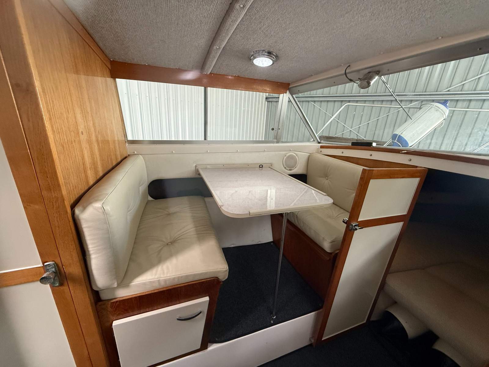 Bertram Caribbean 28 Flybridge 1987 Model Zoommmm