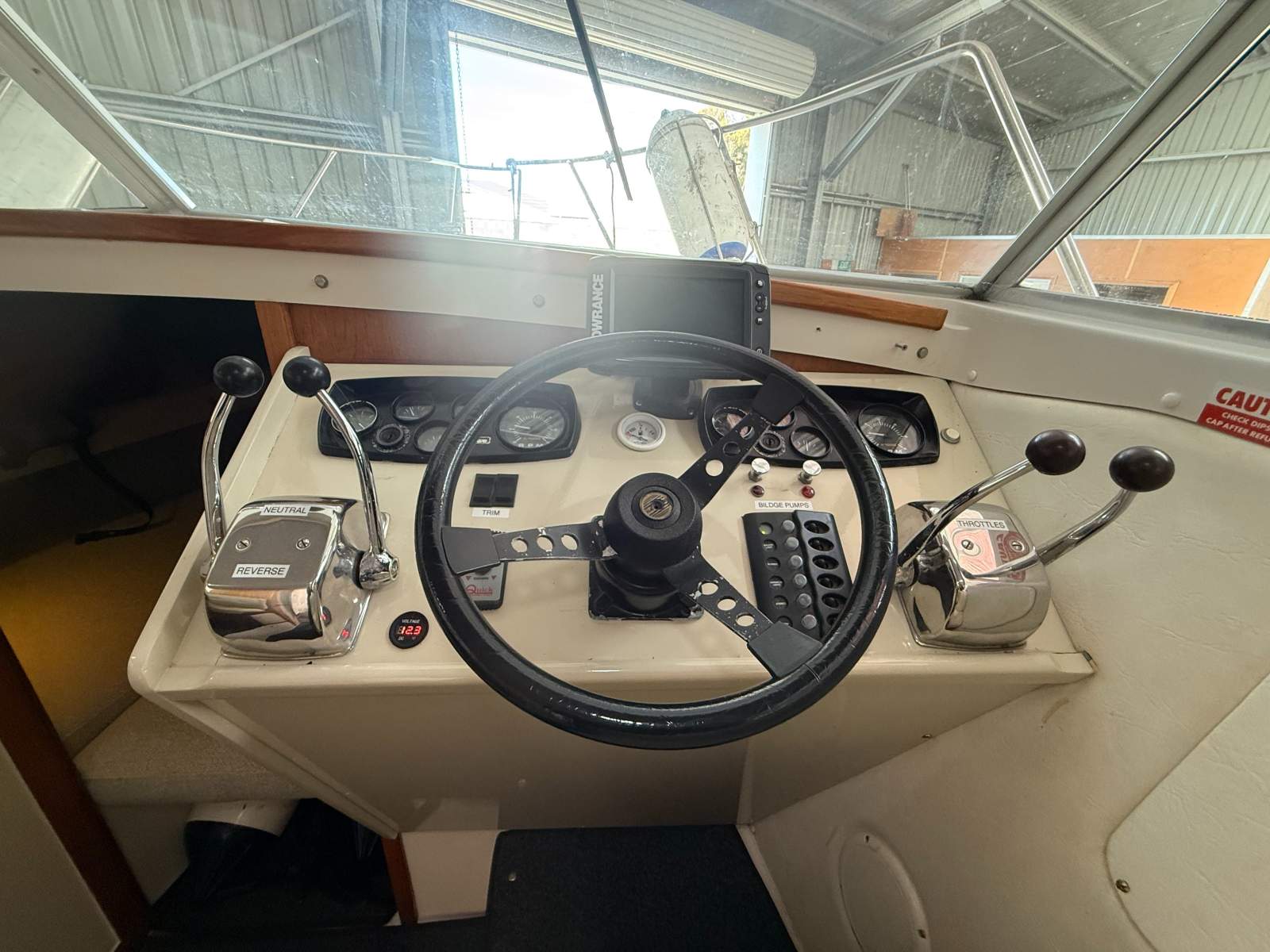 Bertram Caribbean 28 Flybridge 1987 Model Zoommmm