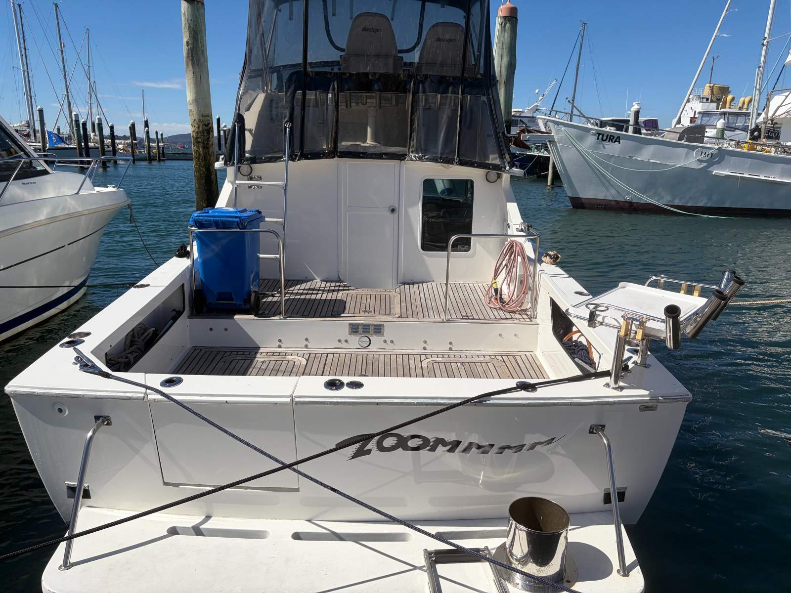 Bertram Caribbean 28 Flybridge 1987 Model Zoommmm