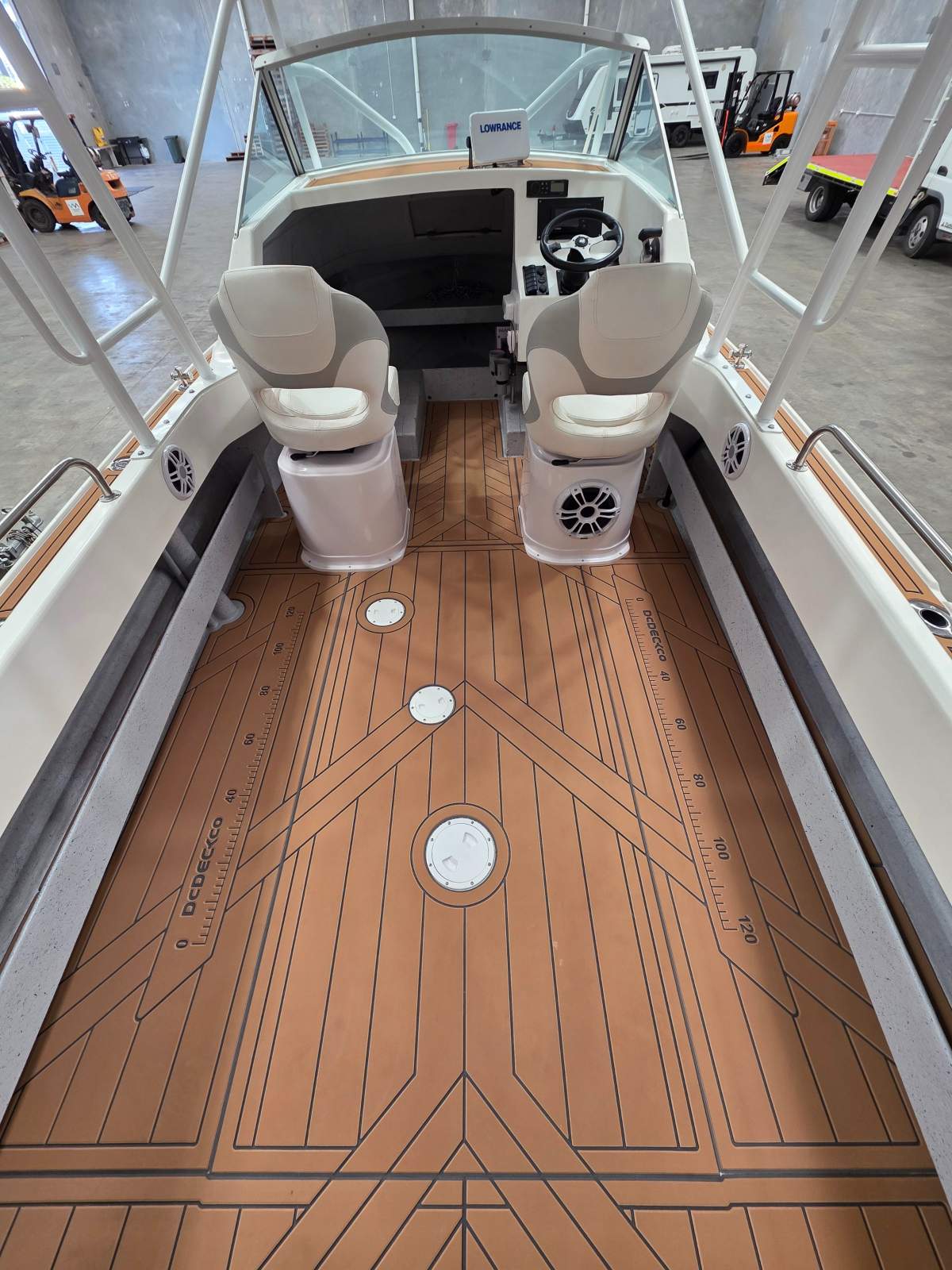 Custom Craft 670