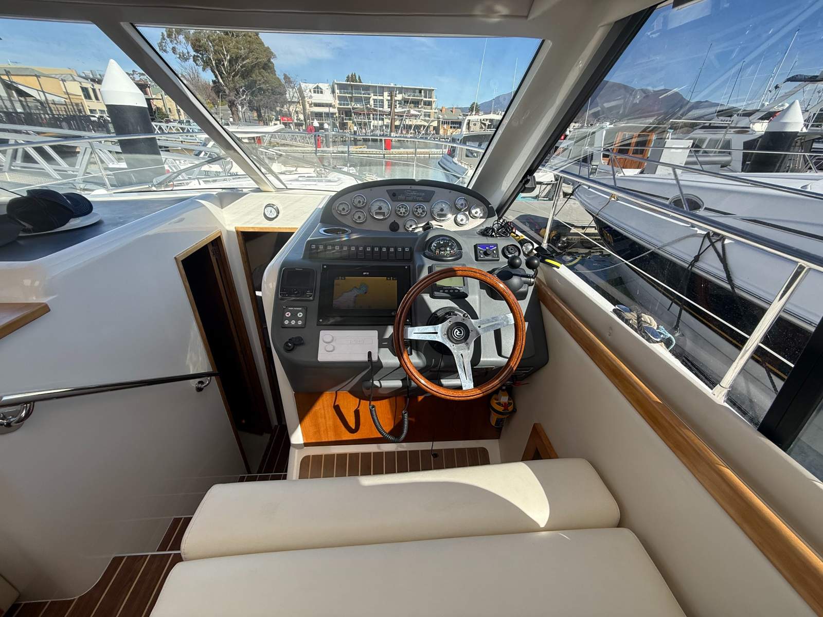 Riviera 3600 Sport Yacht Alexandra