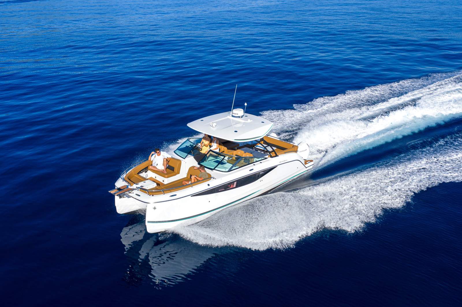Jeanneau TH33 Available Late 2026