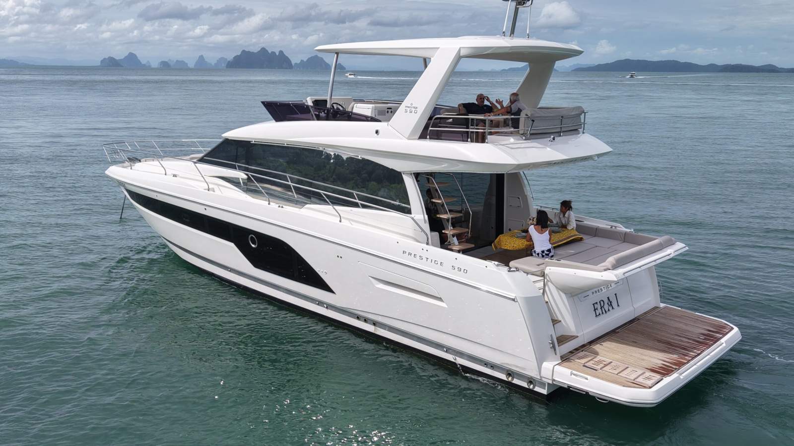 Prestige 590 Tender Garage Model