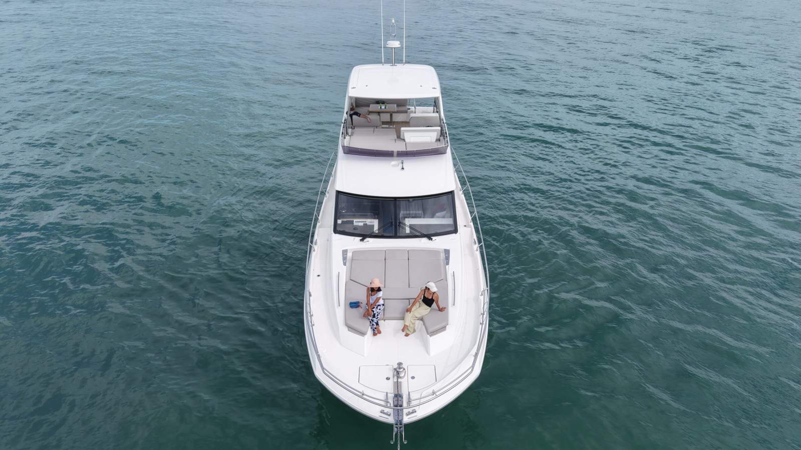 Prestige 590 Tender Garage Model
