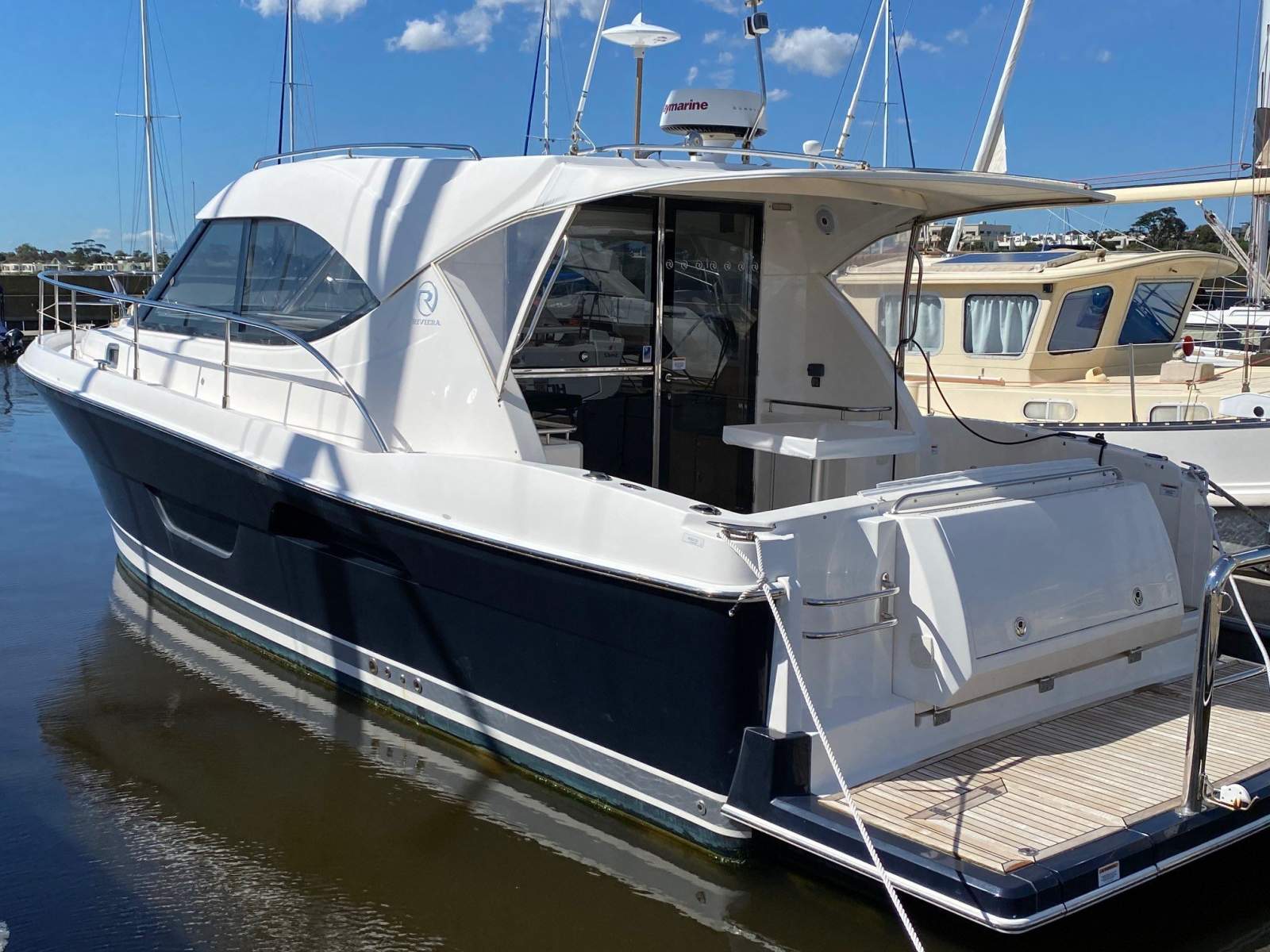 Riviera 3600 Sport Yacht