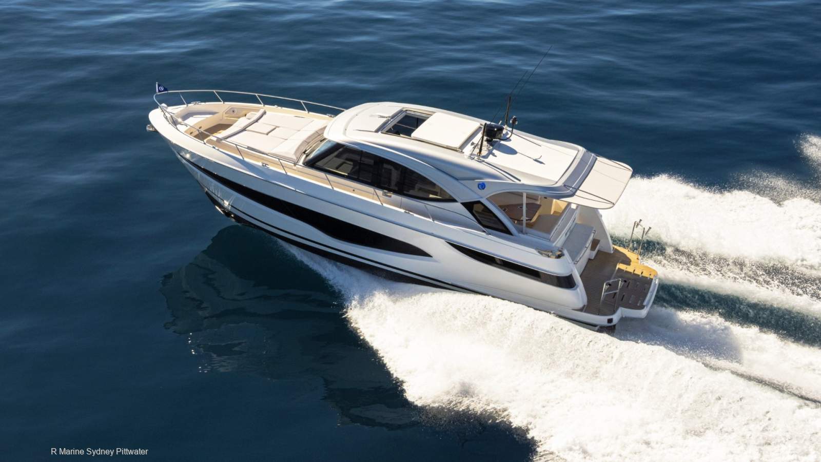 Riviera 4300 Sports Express