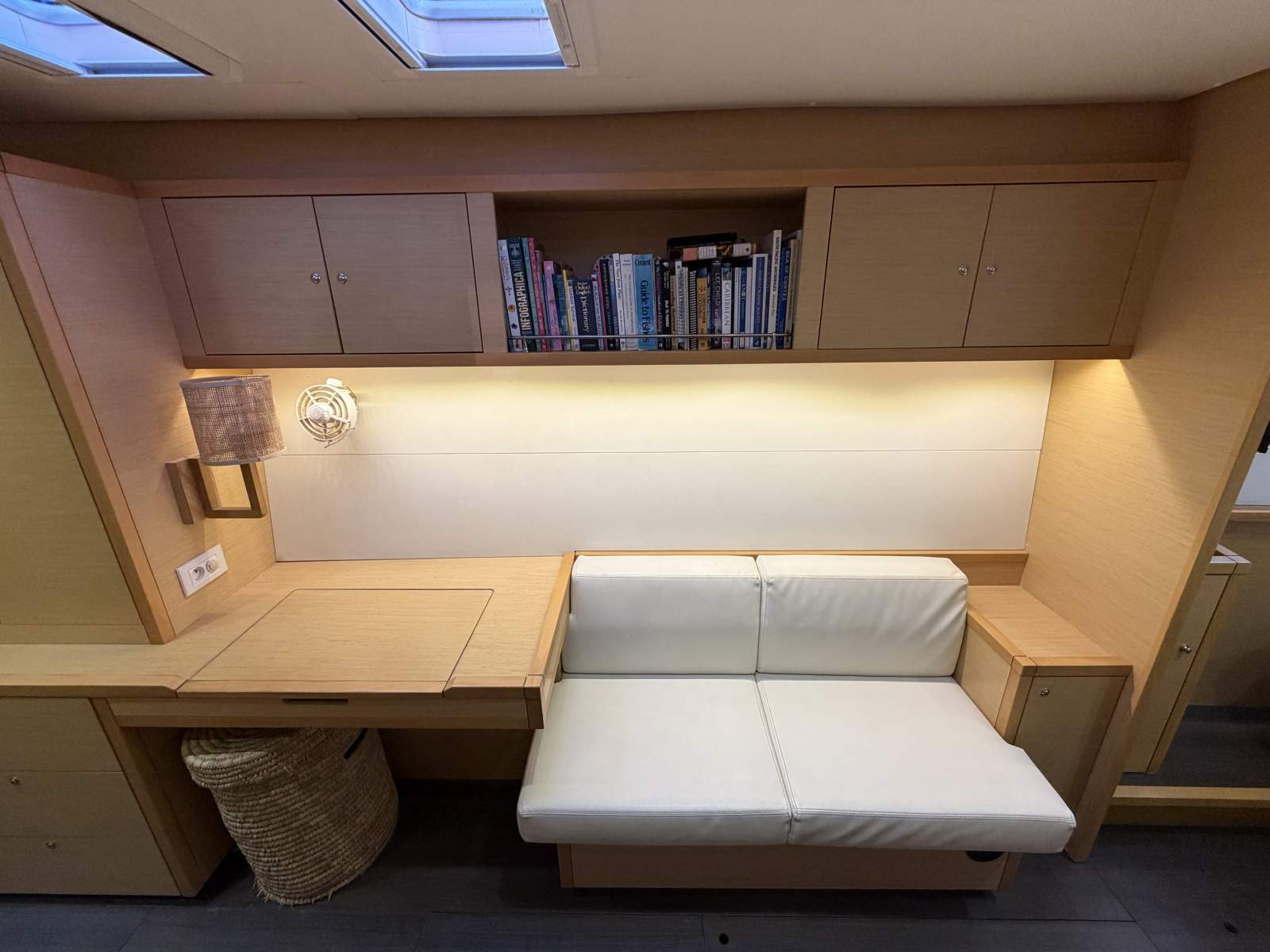 Lagoon 450 Flybridge 2015 turn key lagoon 450F