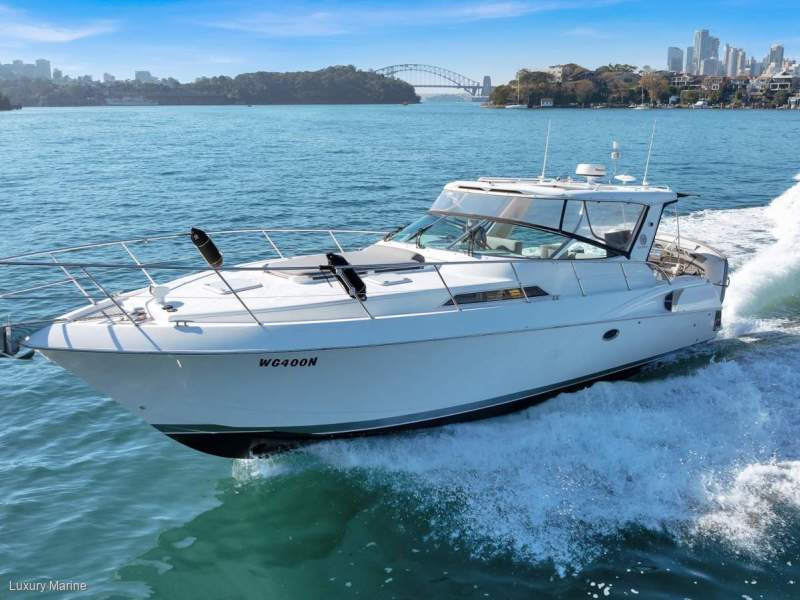 Riviera M400 Sports Cruiser