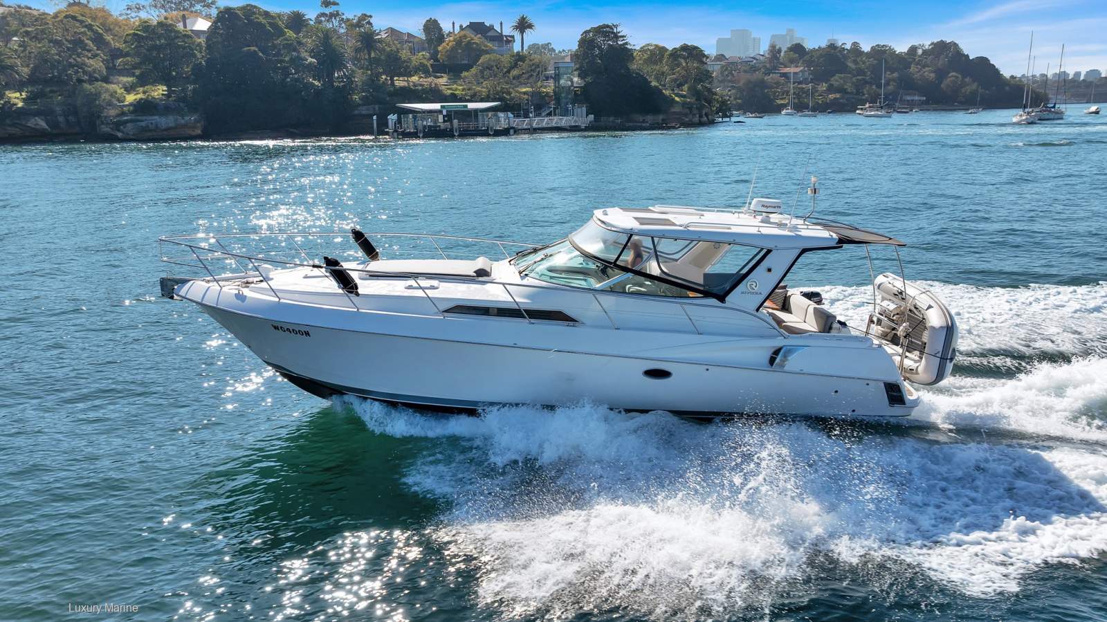Riviera M400 Sports Cruiser