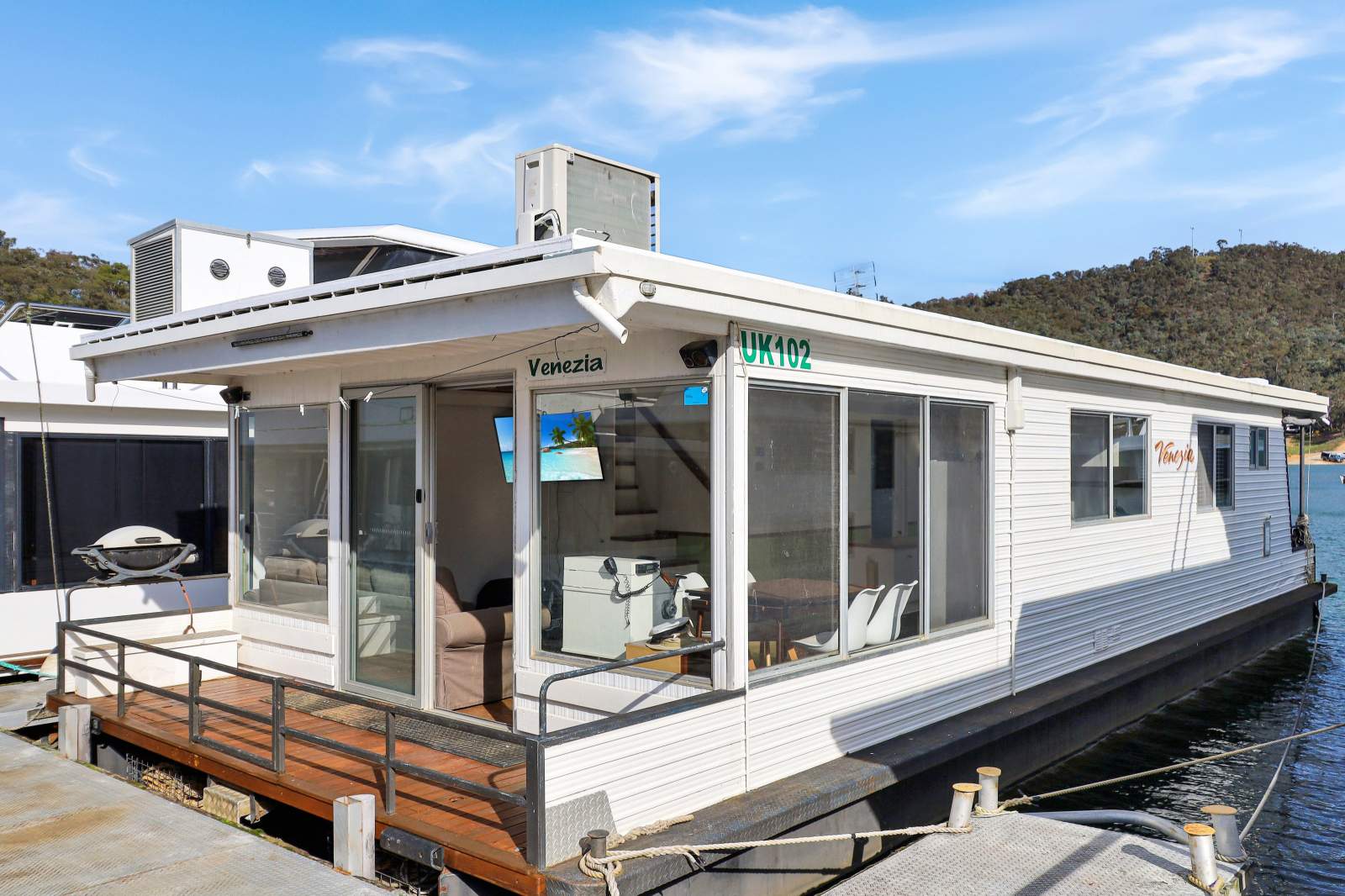 VENEZIA Houseboat Holiday Home @ Lake Eildon:Venezia @ Lake Eildon
