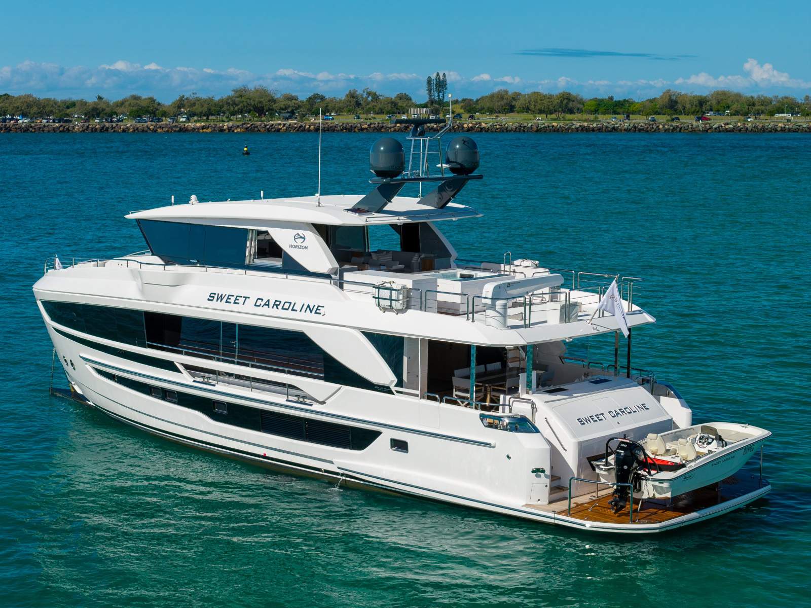 Horizon Yacht FD80 Skyline | Aft Galley