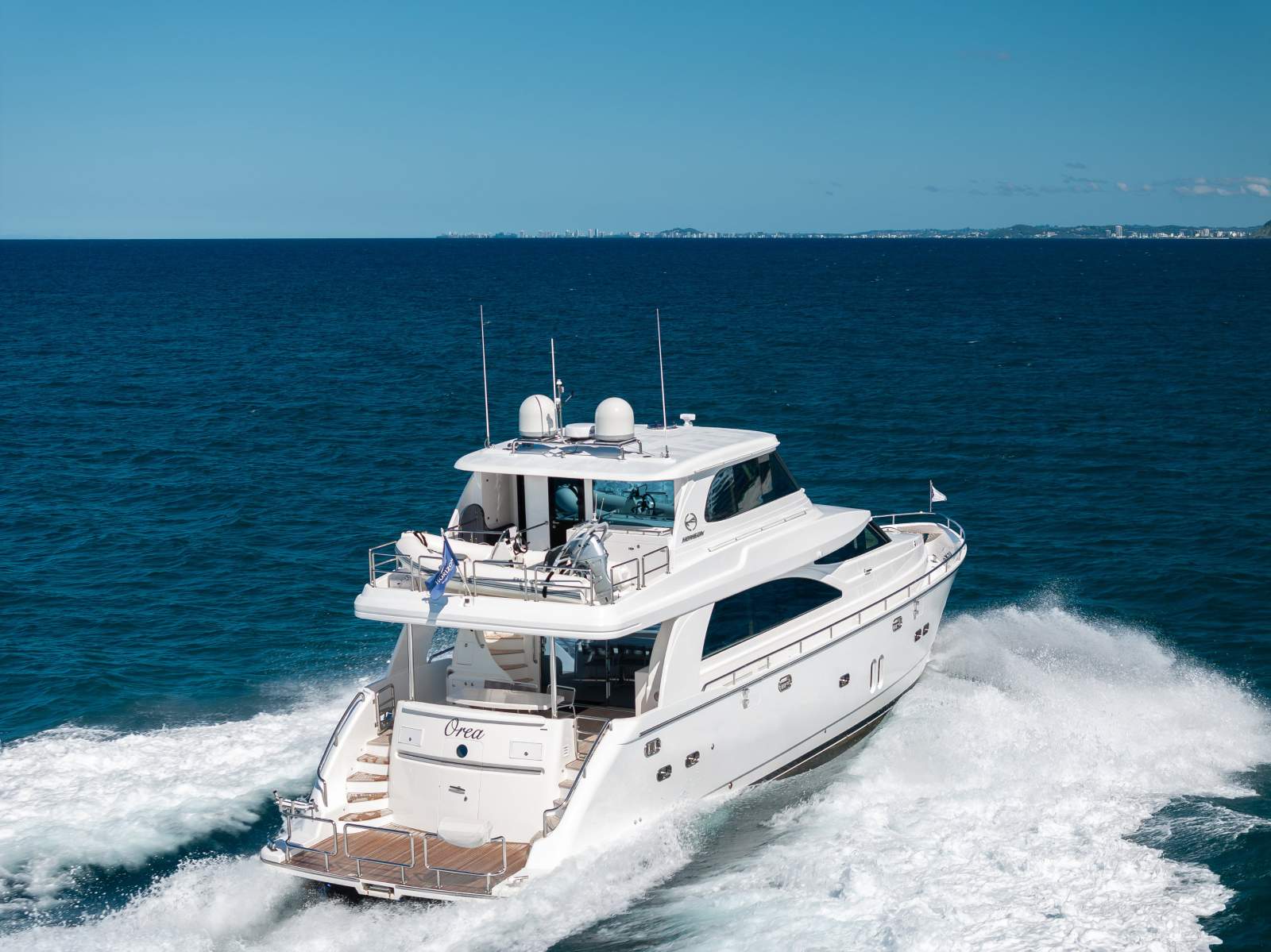 Horizon Yacht E73 Skylounge