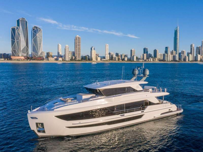 Horizon Yacht FD87 Skyline