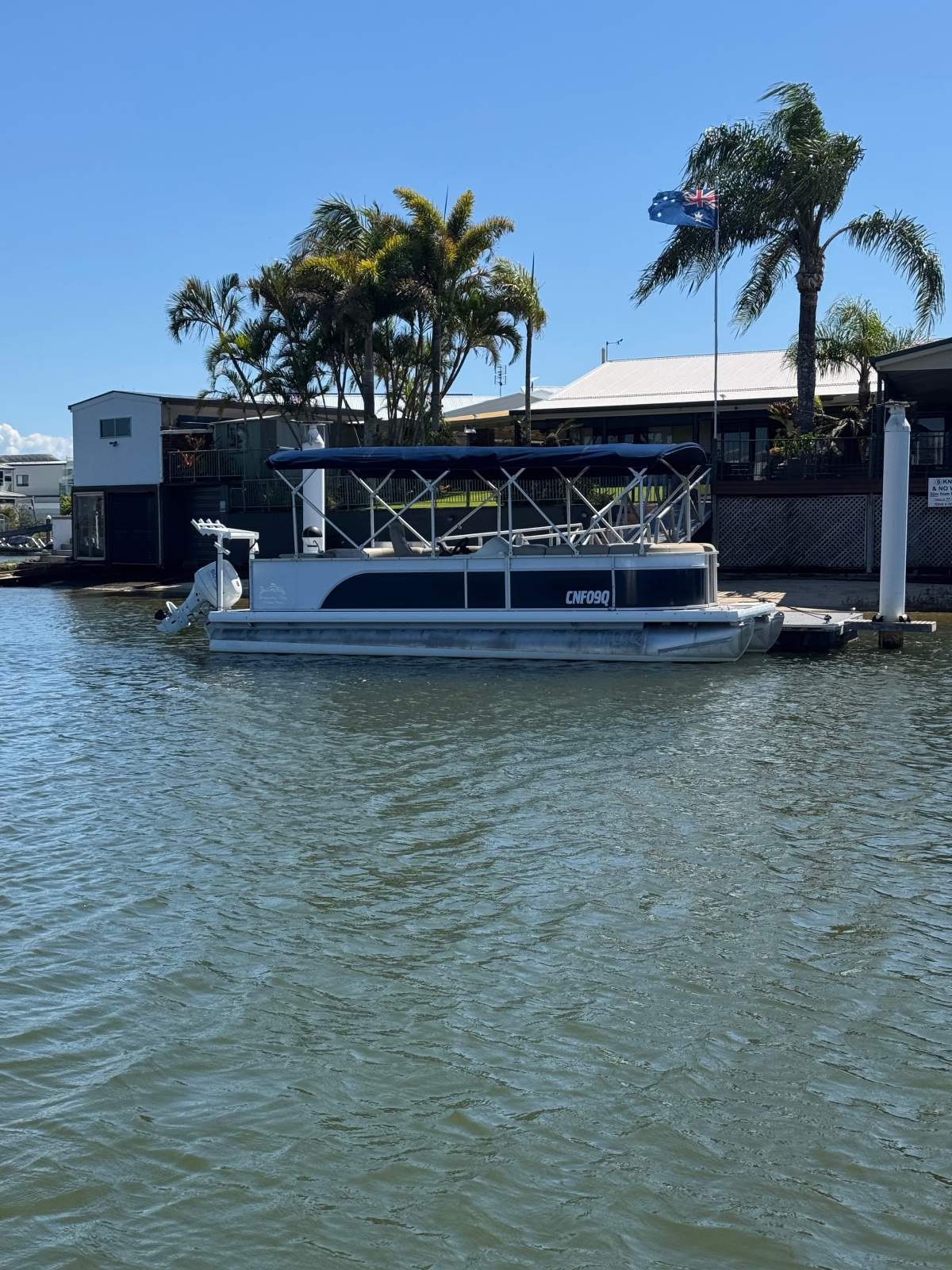 Runaway Bay Pontoon Boats 22 Twin Hull Pontoon boat
