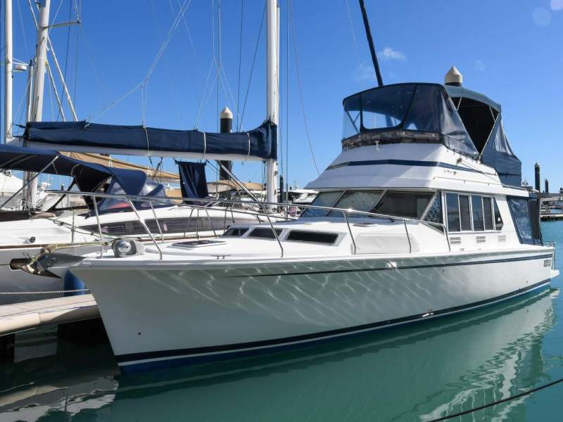 Fairway 36 Flybridge Cruiser
