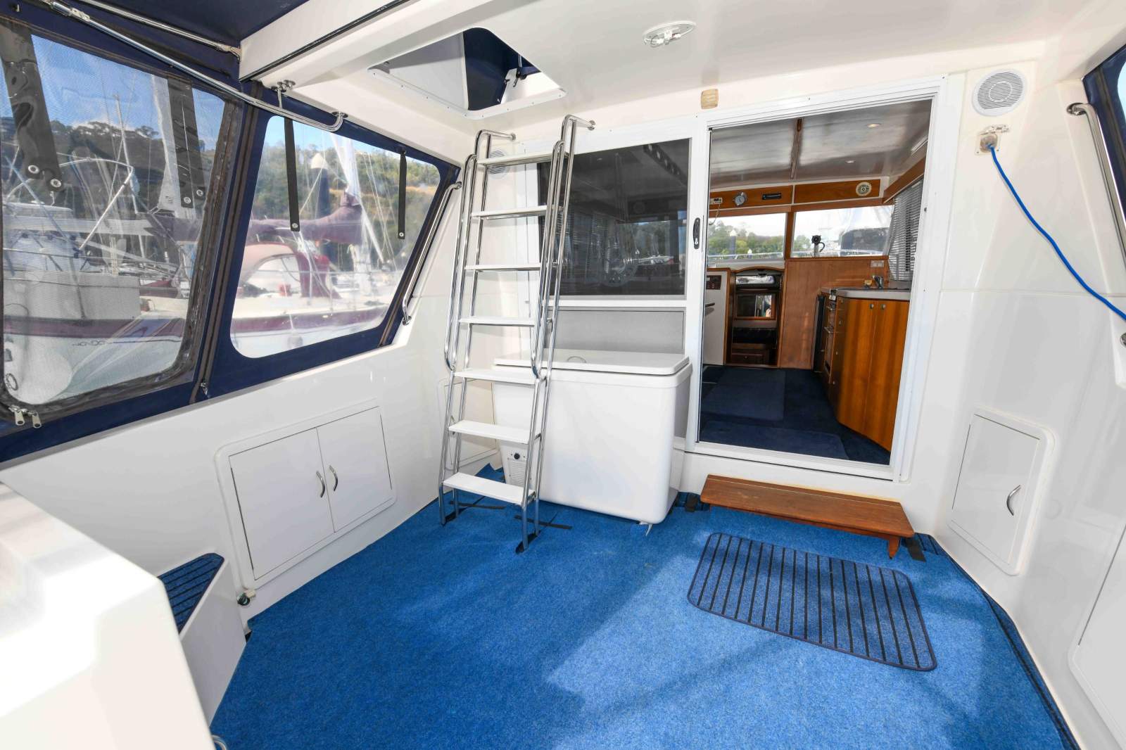 Fairway 36 Flybridge Cruiser