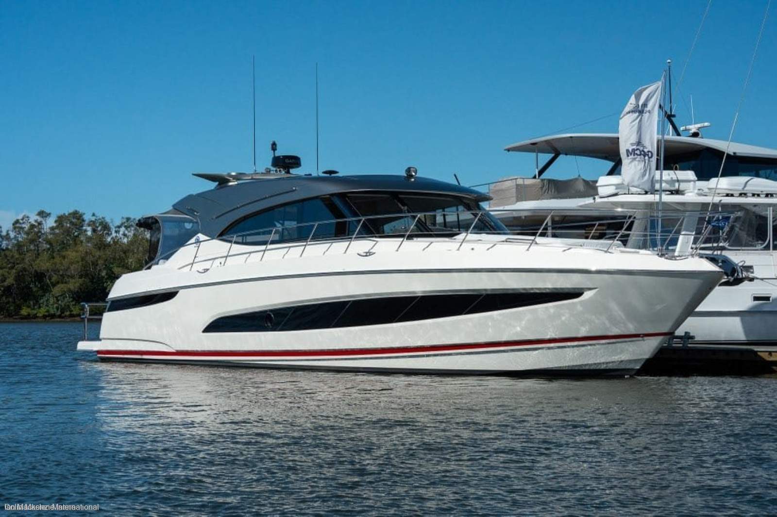 Riviera 5400 Sport Yacht Platinum Edition