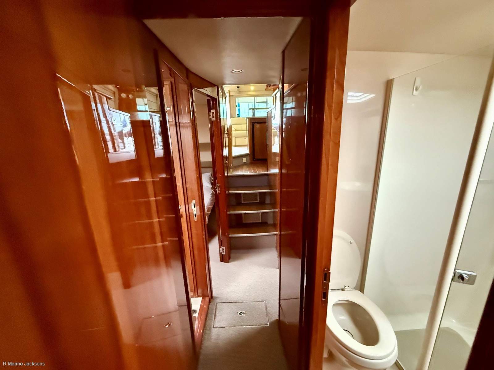  Riviera 47 Enclosed Flybridge Boat Brokers of Tasmania