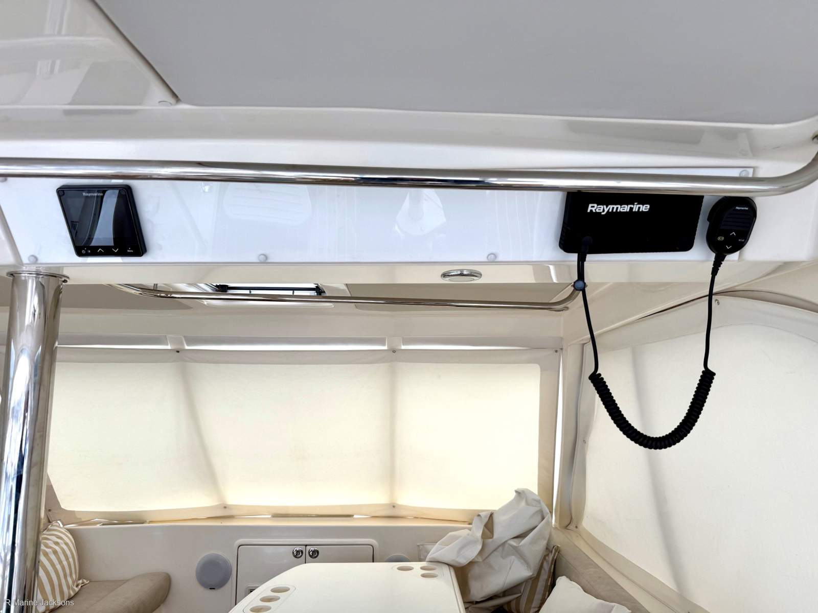  Riviera 47 Enclosed Flybridge Boat Brokers of Tasmania