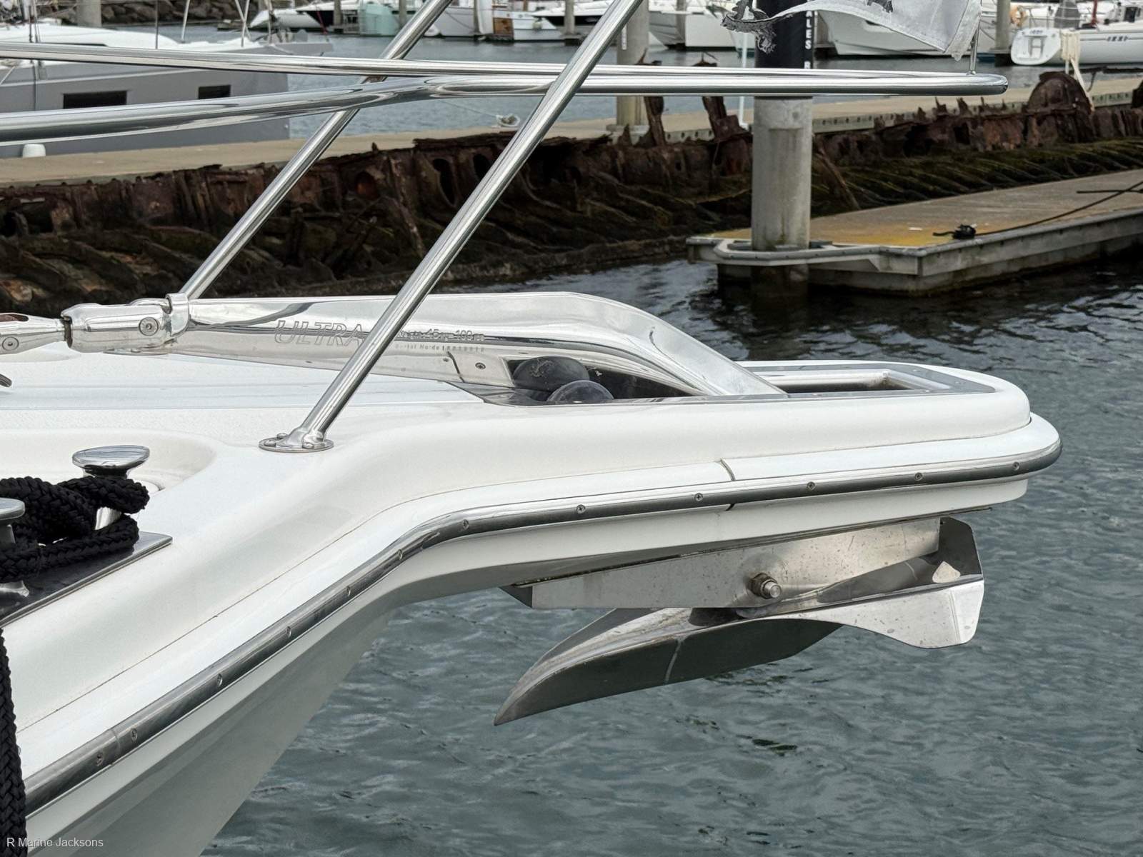  Riviera 47 Enclosed Flybridge Boat Brokers of Tasmania