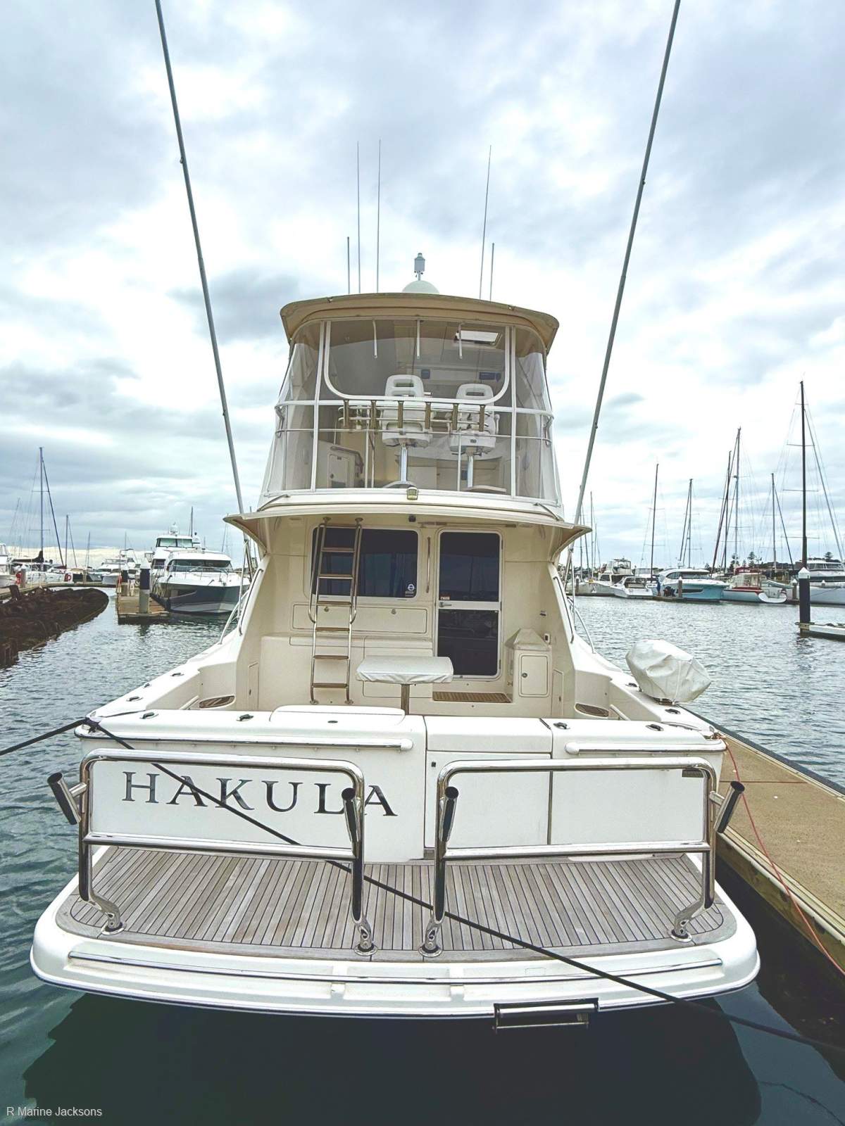  Riviera 47 Enclosed Flybridge Boat Brokers of Tasmania