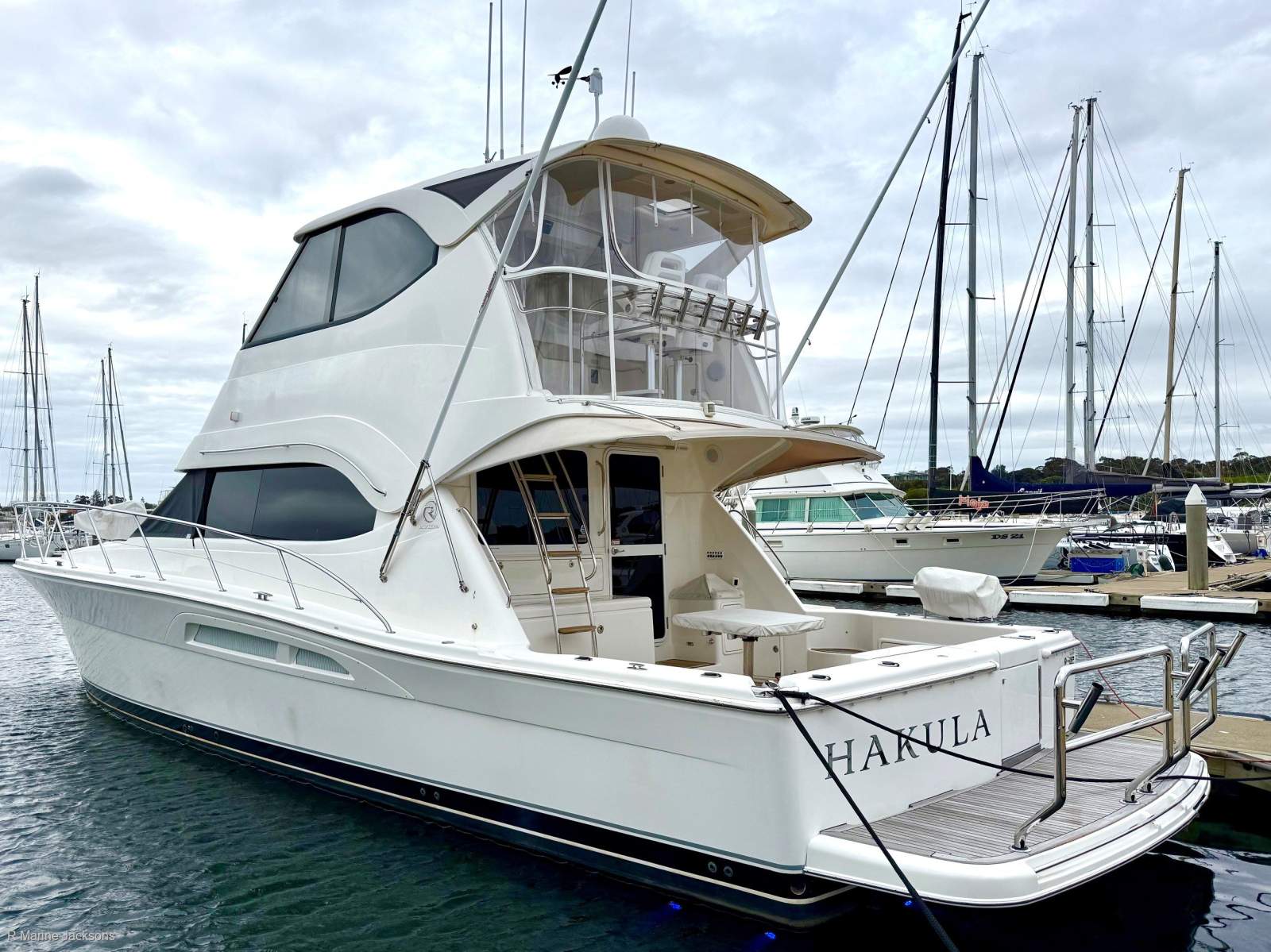  Riviera 47 Enclosed Flybridge Boat Brokers of Tasmania