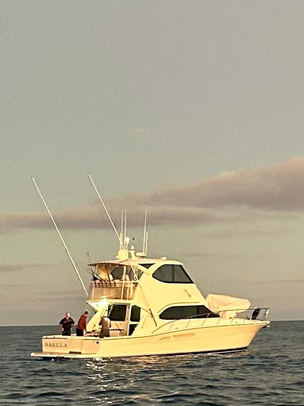  Riviera 47 Enclosed Flybridge Boat Brokers of Tasmania