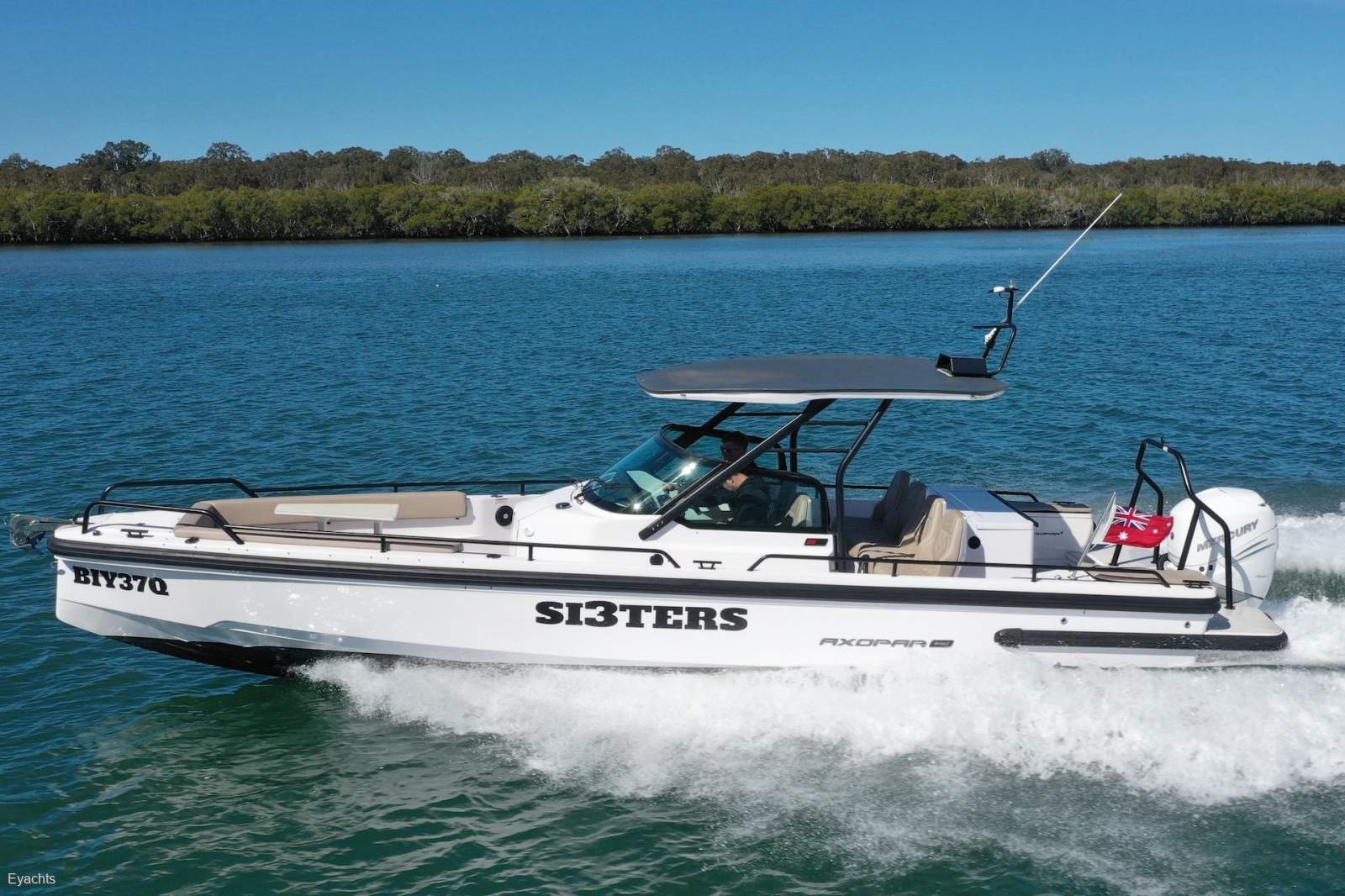 Axopar 28 T-Top
