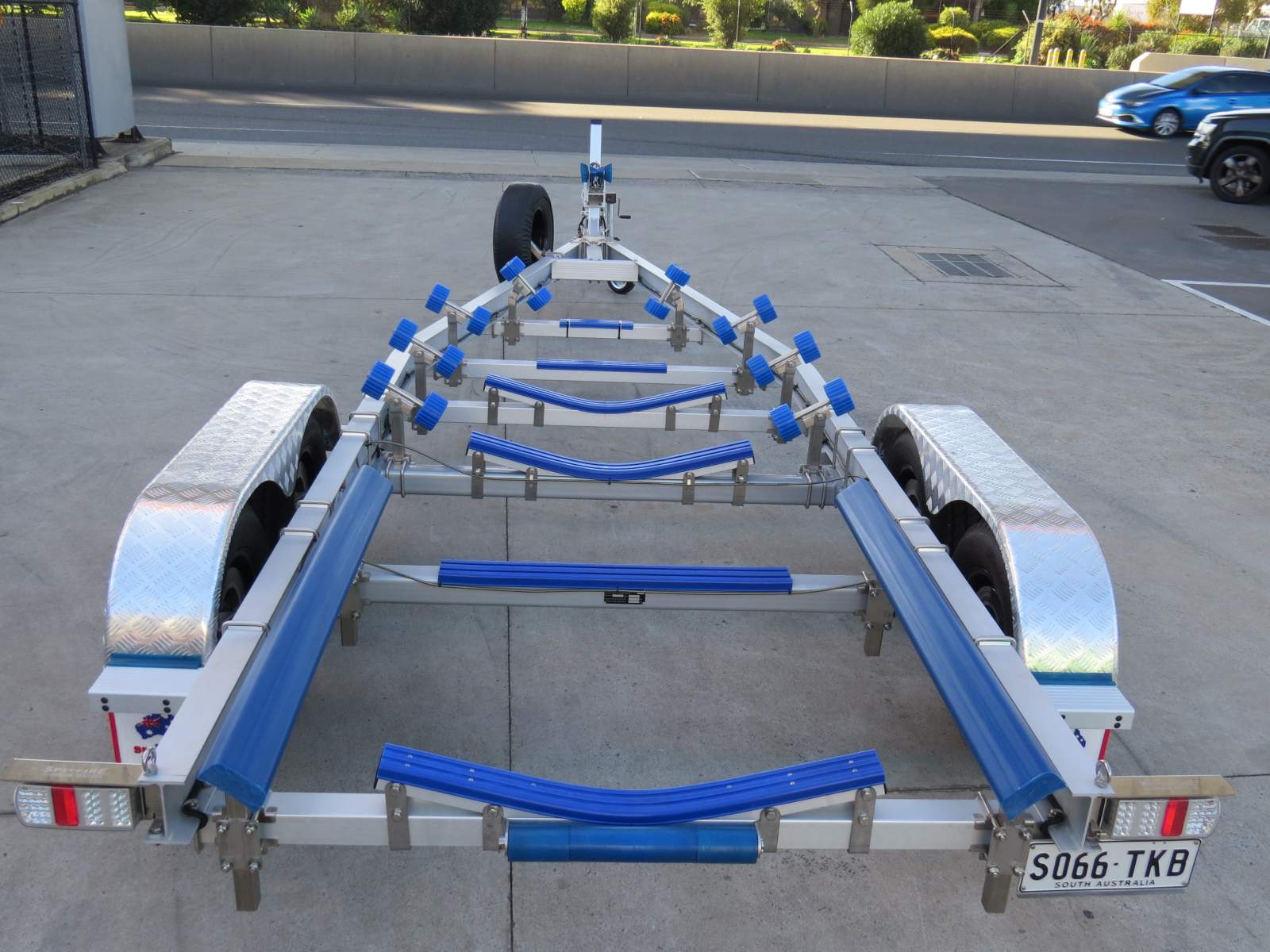 Full Drive-On SPITFIRE Aluminium Trailer for 7.2 to 7.6m boats