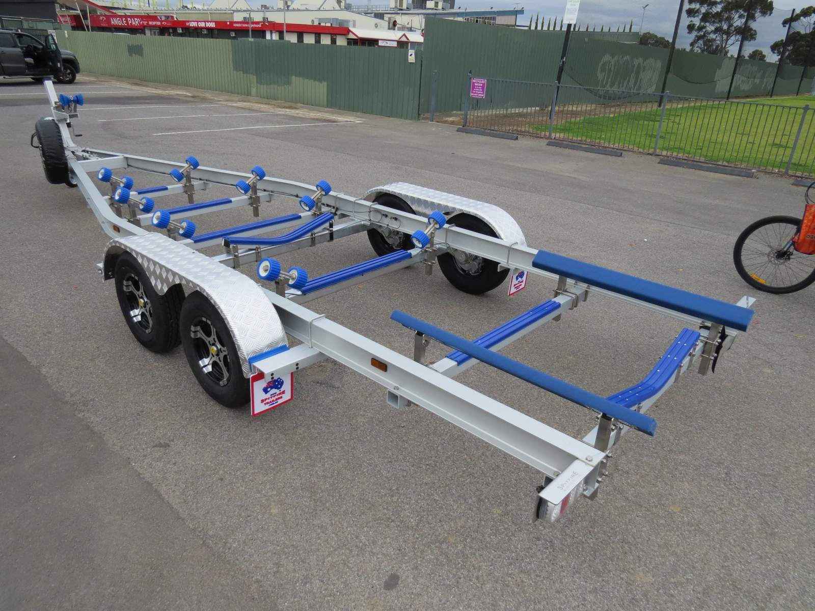 Full Drive-On SPITFIRE Aluminium Trailer for 7.2 to 7.6m boats