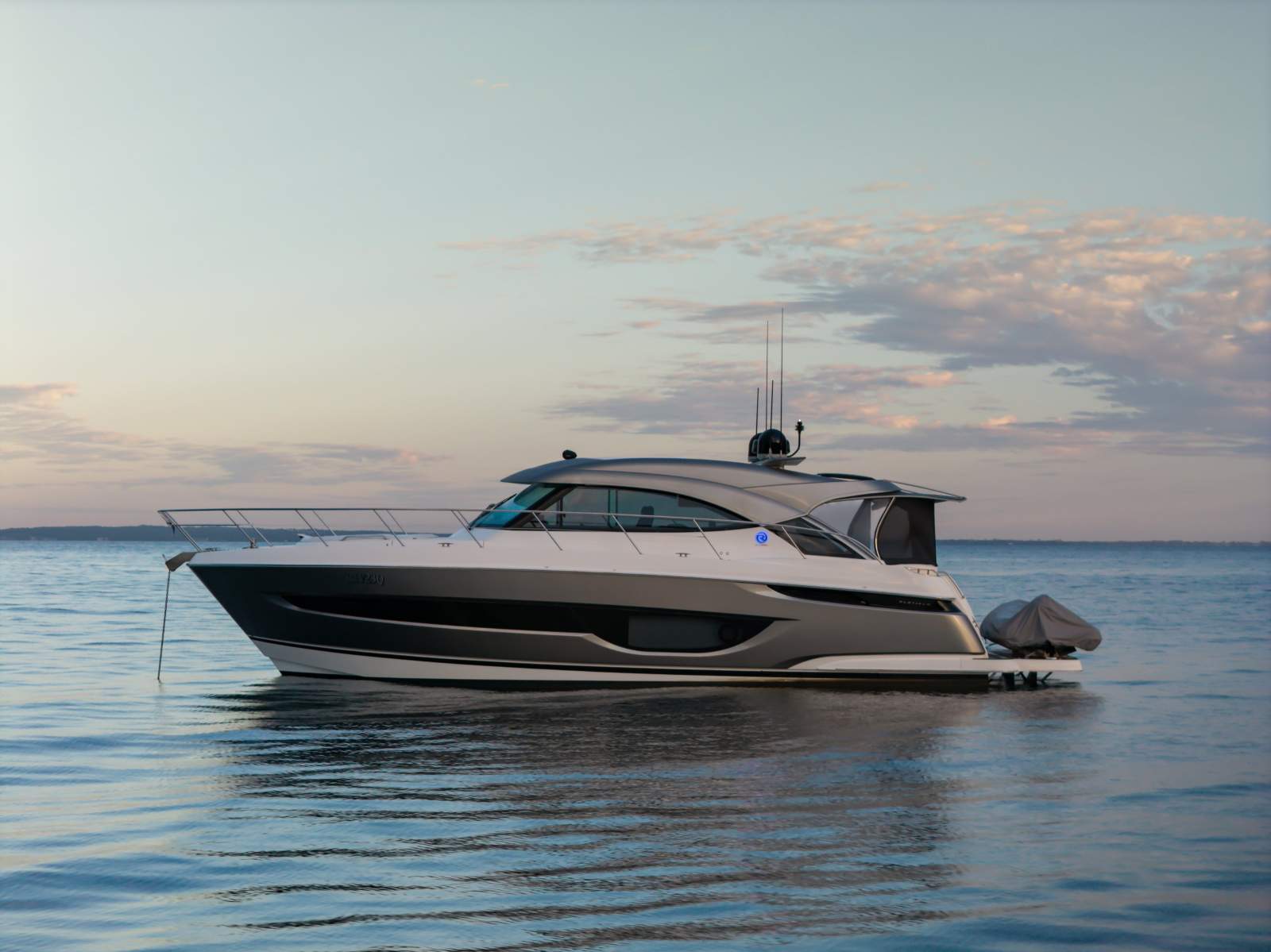 Riviera 4600 Sport Yacht Platinum Edition