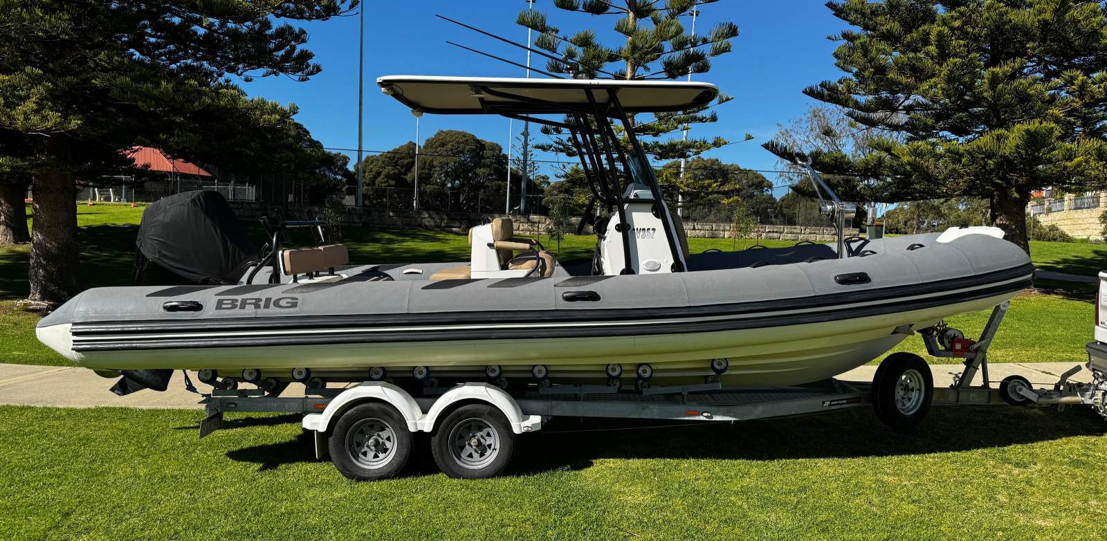 Brig Navigator 730 Highly Optioned - only 161hrs - Includes Trailer
