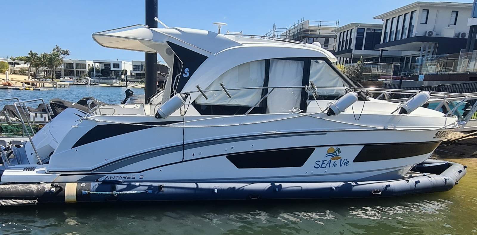 Beneteau Antares 9.0 OB Family Cruiser