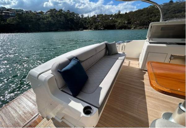 Riviera 4800 Sport Yacht