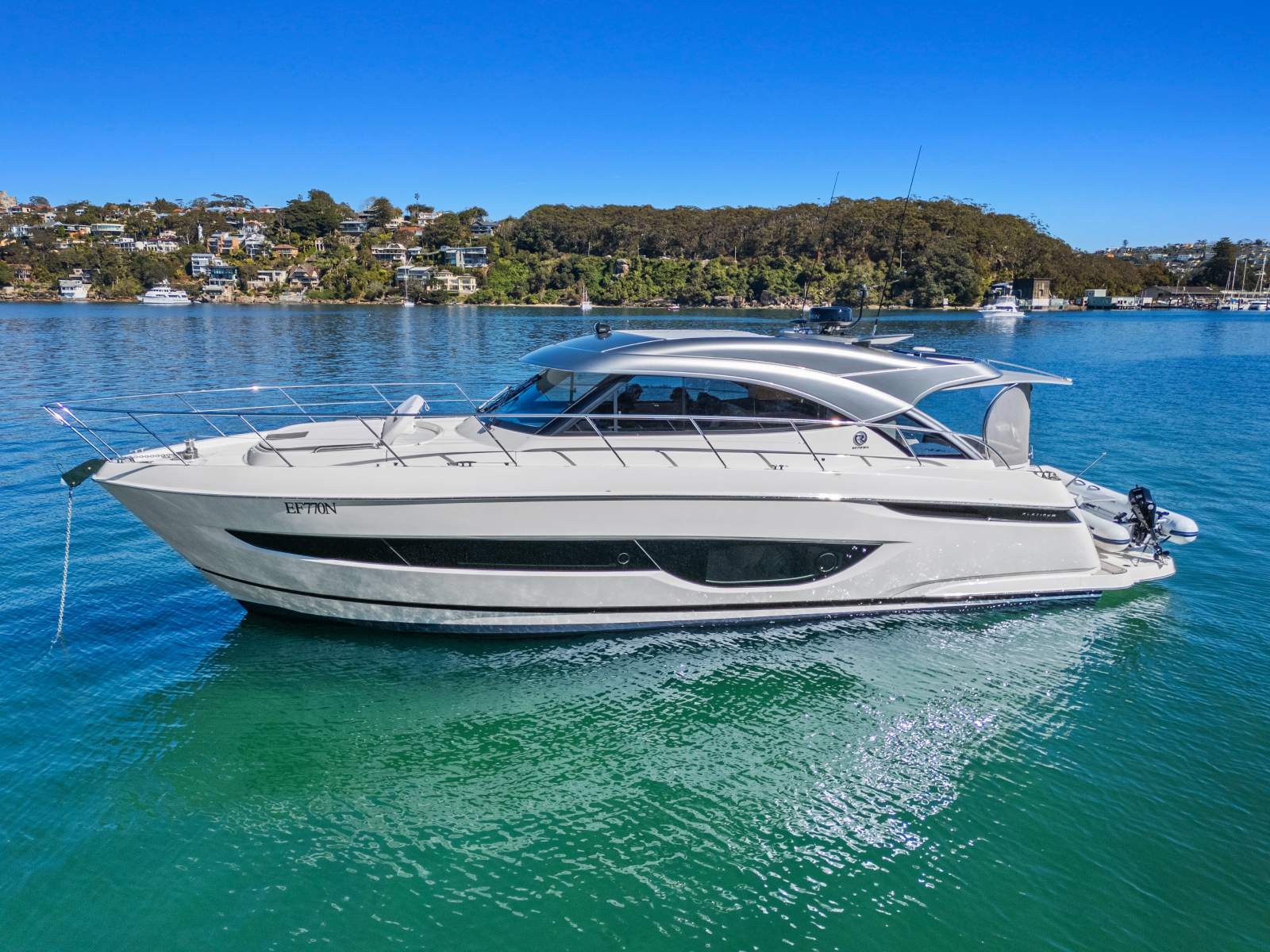 Riviera 4600 Sport Yacht Platinum Edition