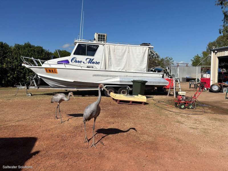8 m commercial fishing vessel