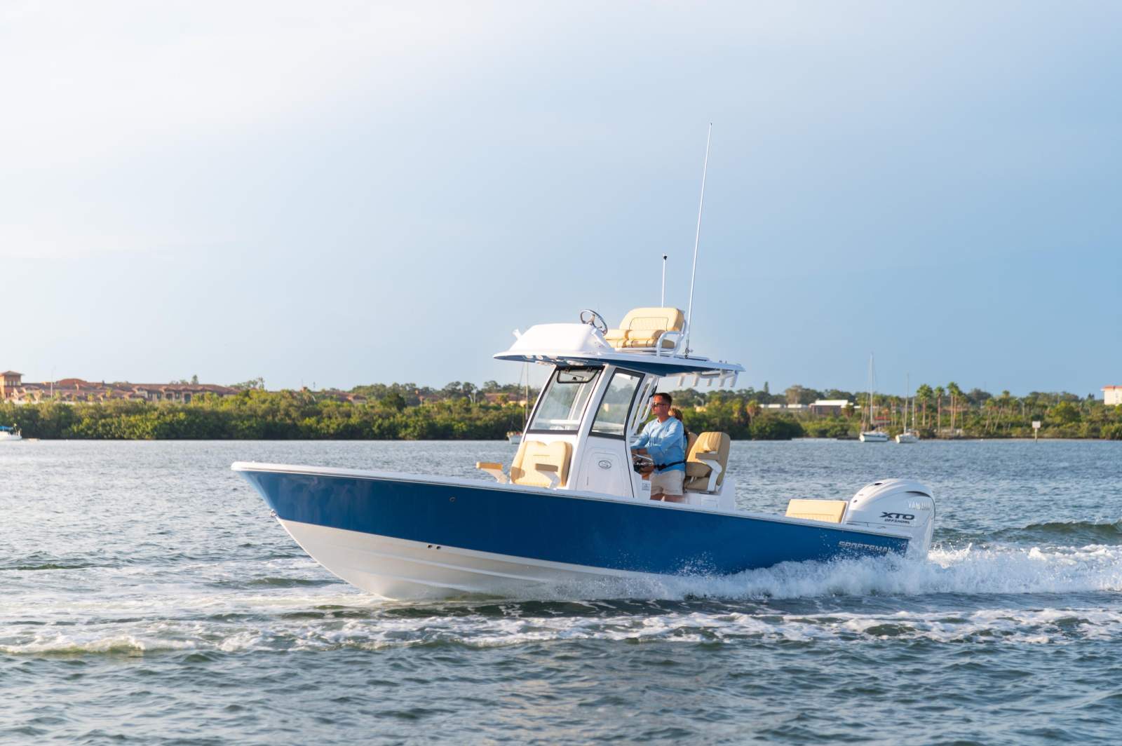 Sportsman Masters 267OE Bay Boat
