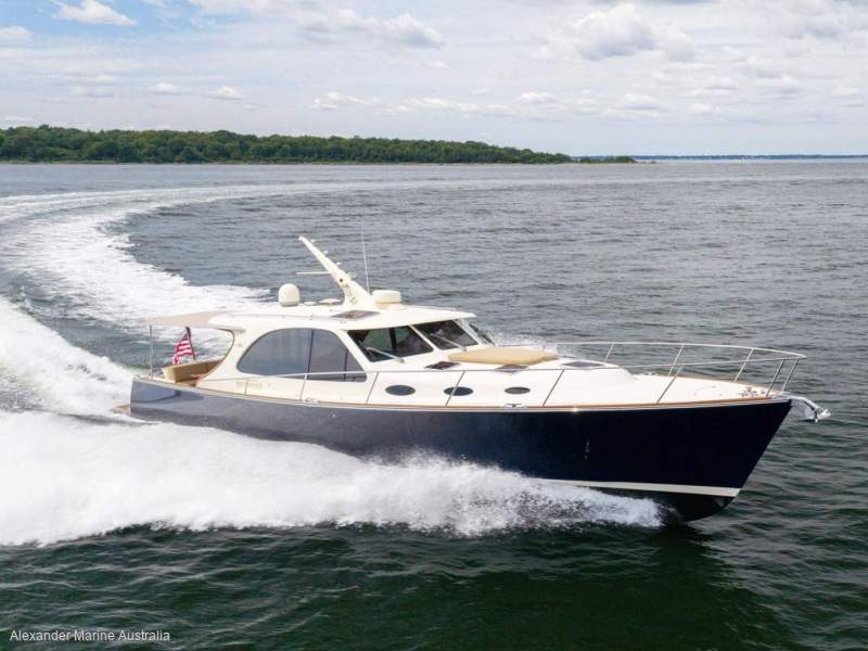 Palm Beach Motor Yachts 55 Sedan