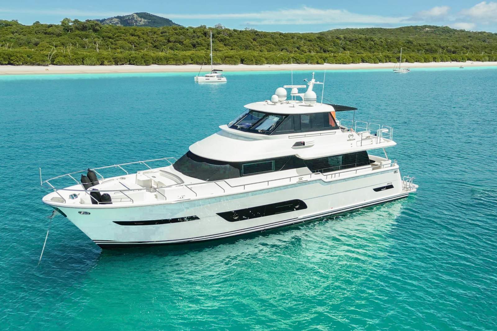 Horizon Yacht V72 | FREMANTLE DELIVERY INCLUDED