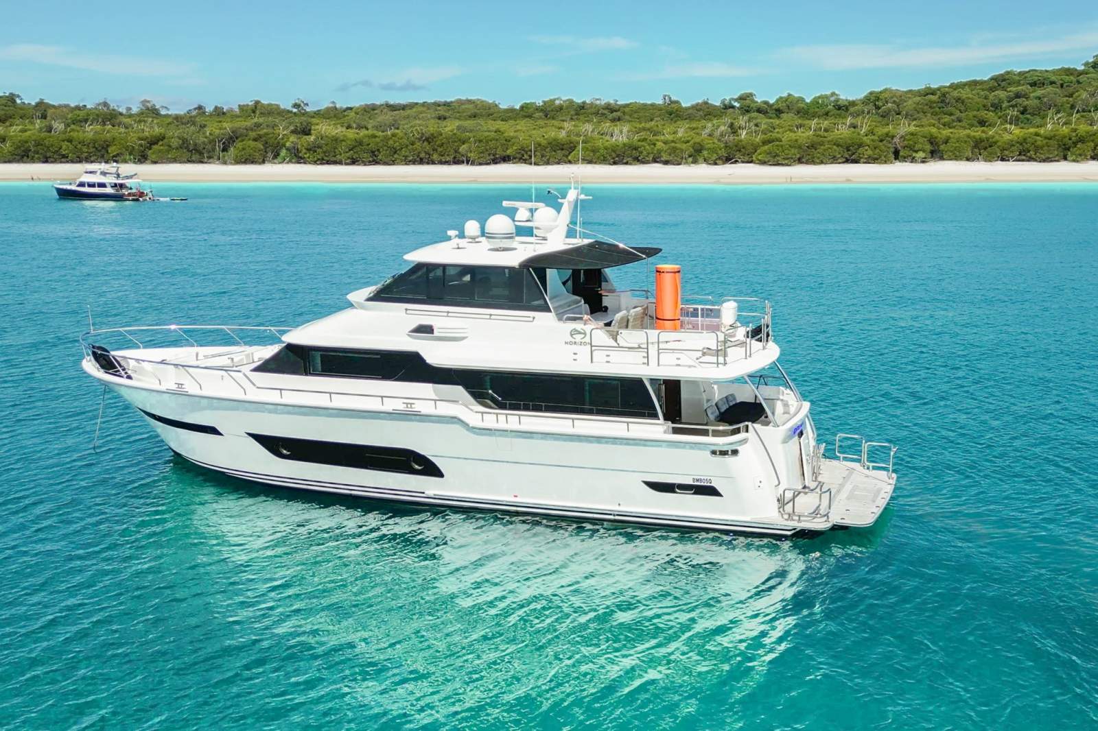 Horizon Yacht V72 | FREMANTLE DELIVERY INCLUDED