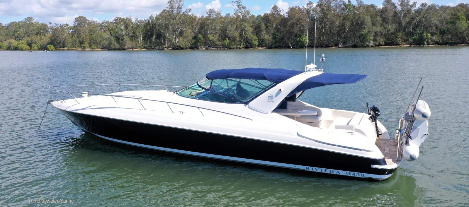 Riviera M430 Sports Cruiser