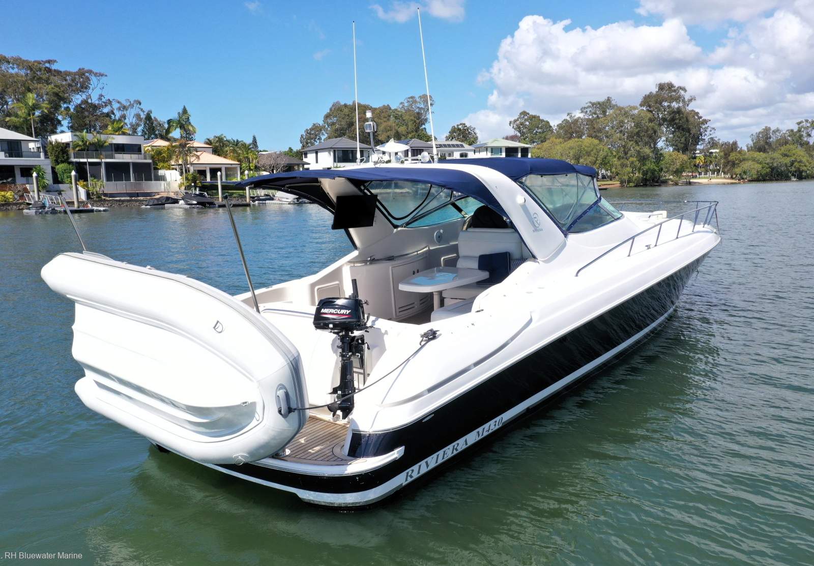 Riviera M430 Sports Cruiser