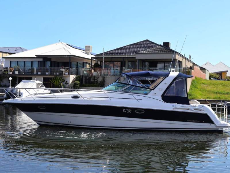 Mustang 3800 Sportcruiser - Spacious Family Cruiser!