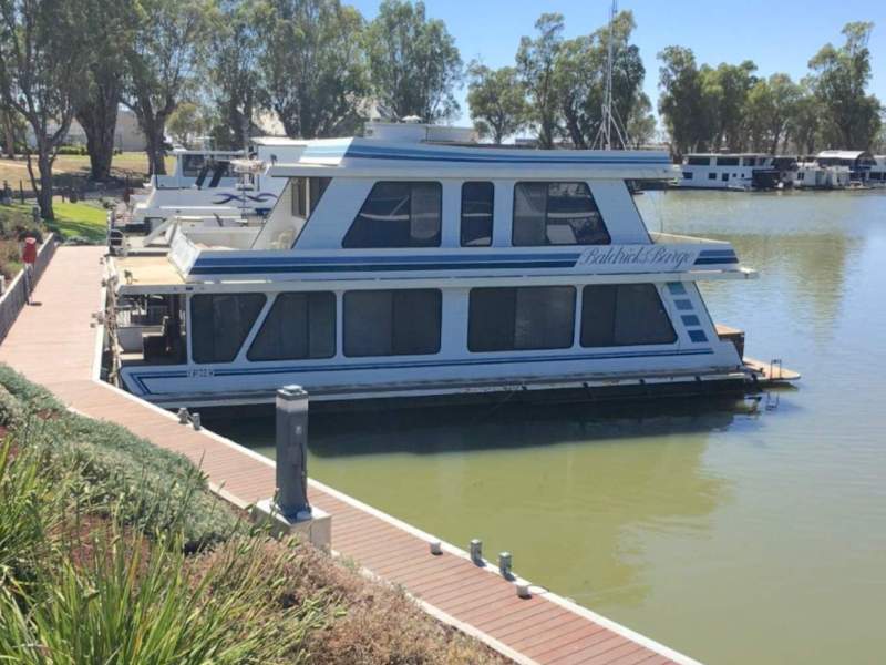 Baldrick Barge